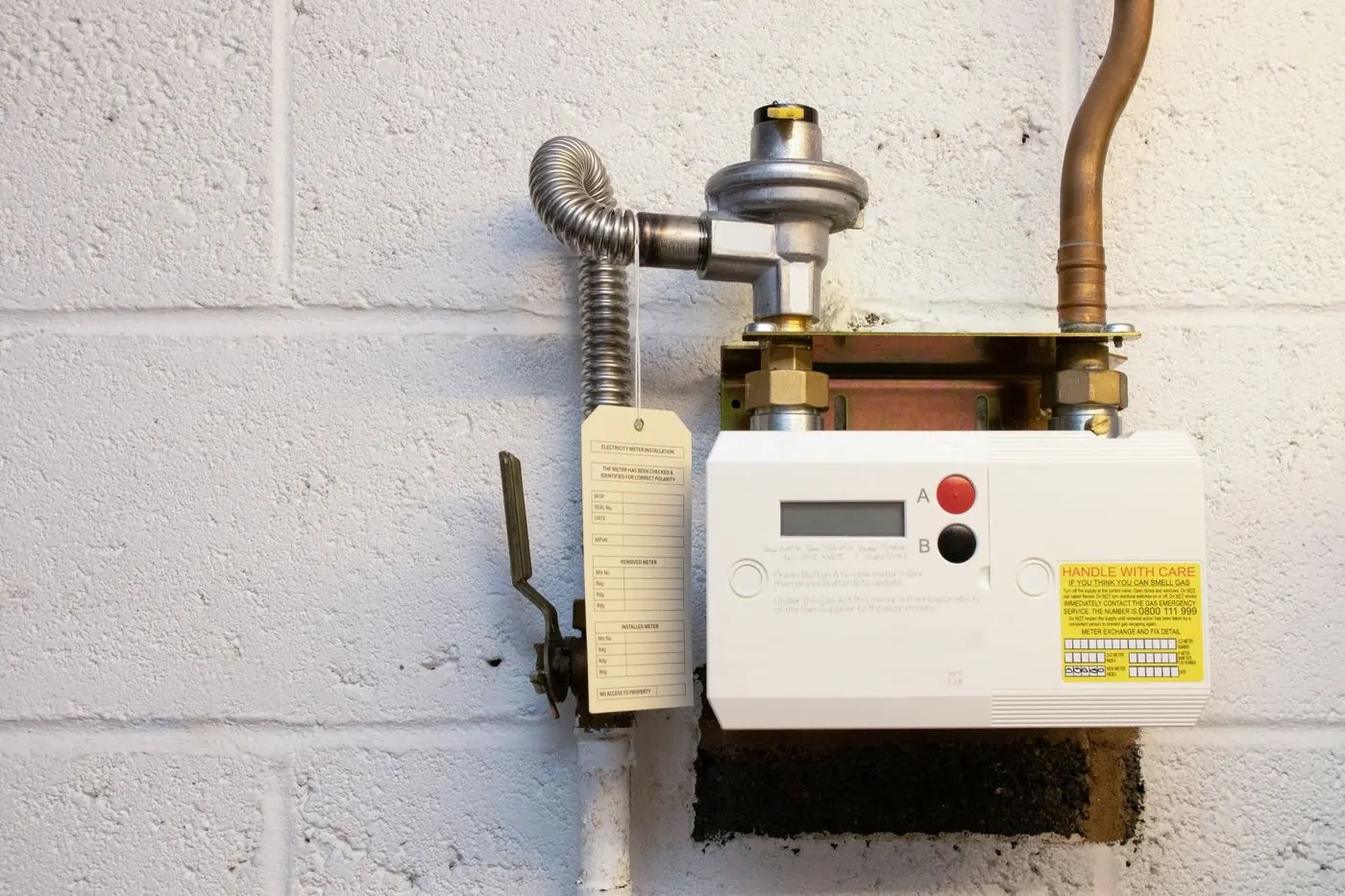 Compteur d'énergie mural sur un site professionnel